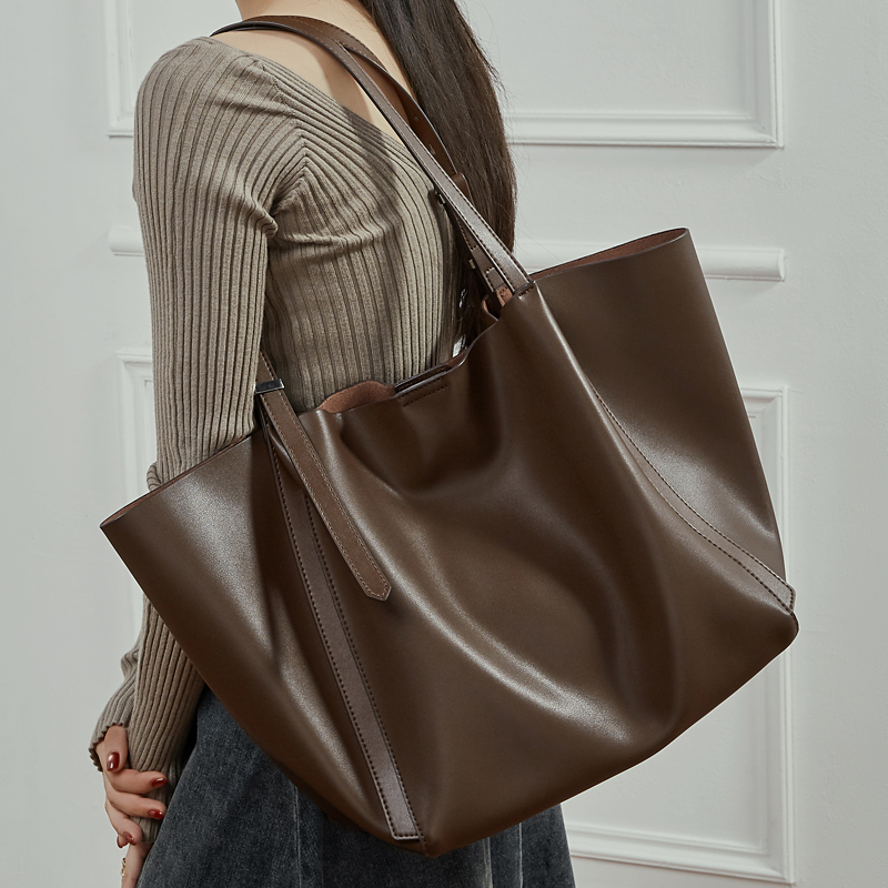 กระเป๋าโท้ททำงานหนังแท้ขนาดใหญ - Leather Work Laptop Bag บทวิจารณ์และราคา
