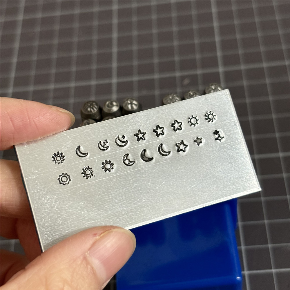 แสตมป์โลหะแกะสลักลายดวงจันทร์ด - Leather Stamp Set บทวิจารณ์และราคา