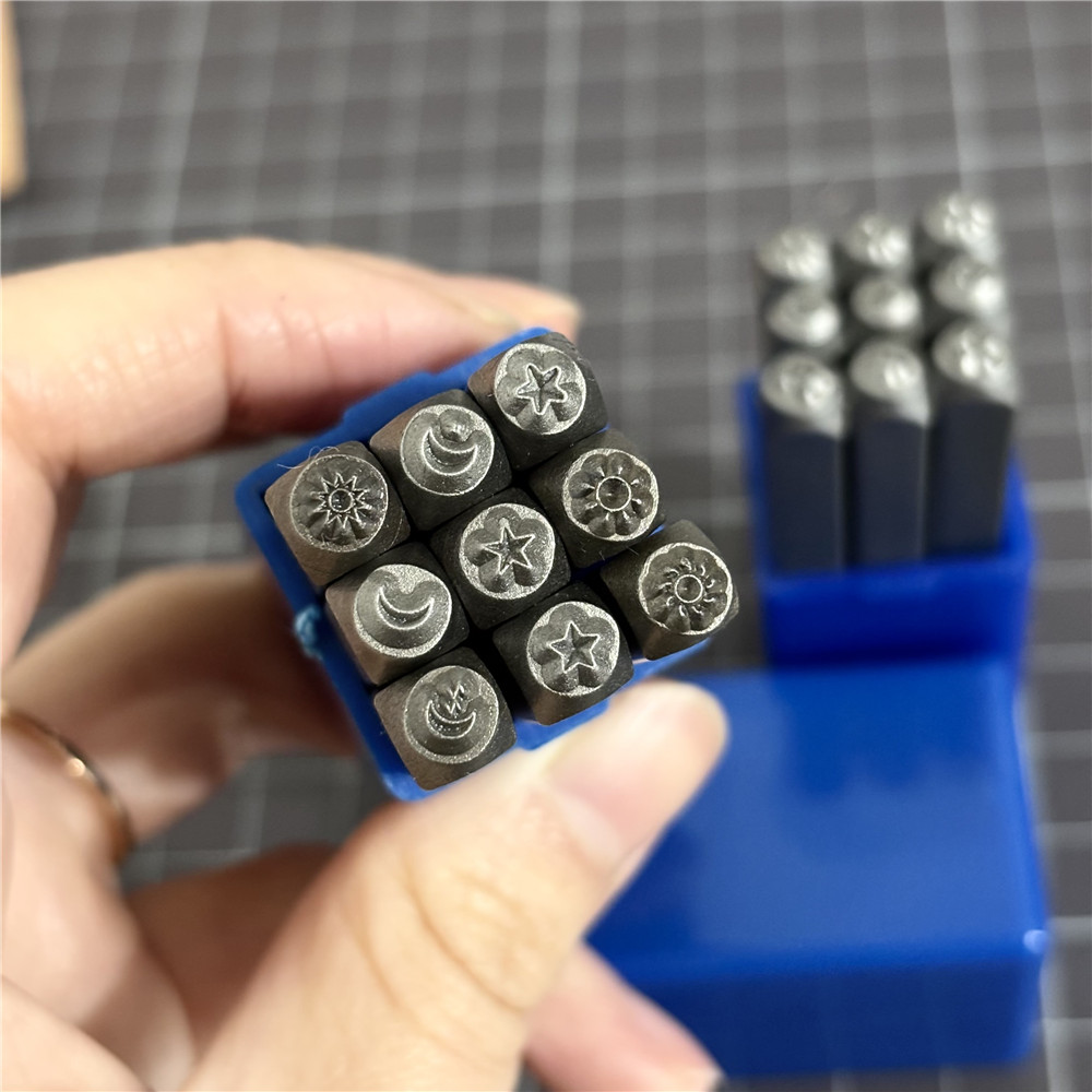 แสตมป์โลหะแกะสลักลายดวงจันทร์ด - Leather Stamp Set บทวิจารณ์และราคา