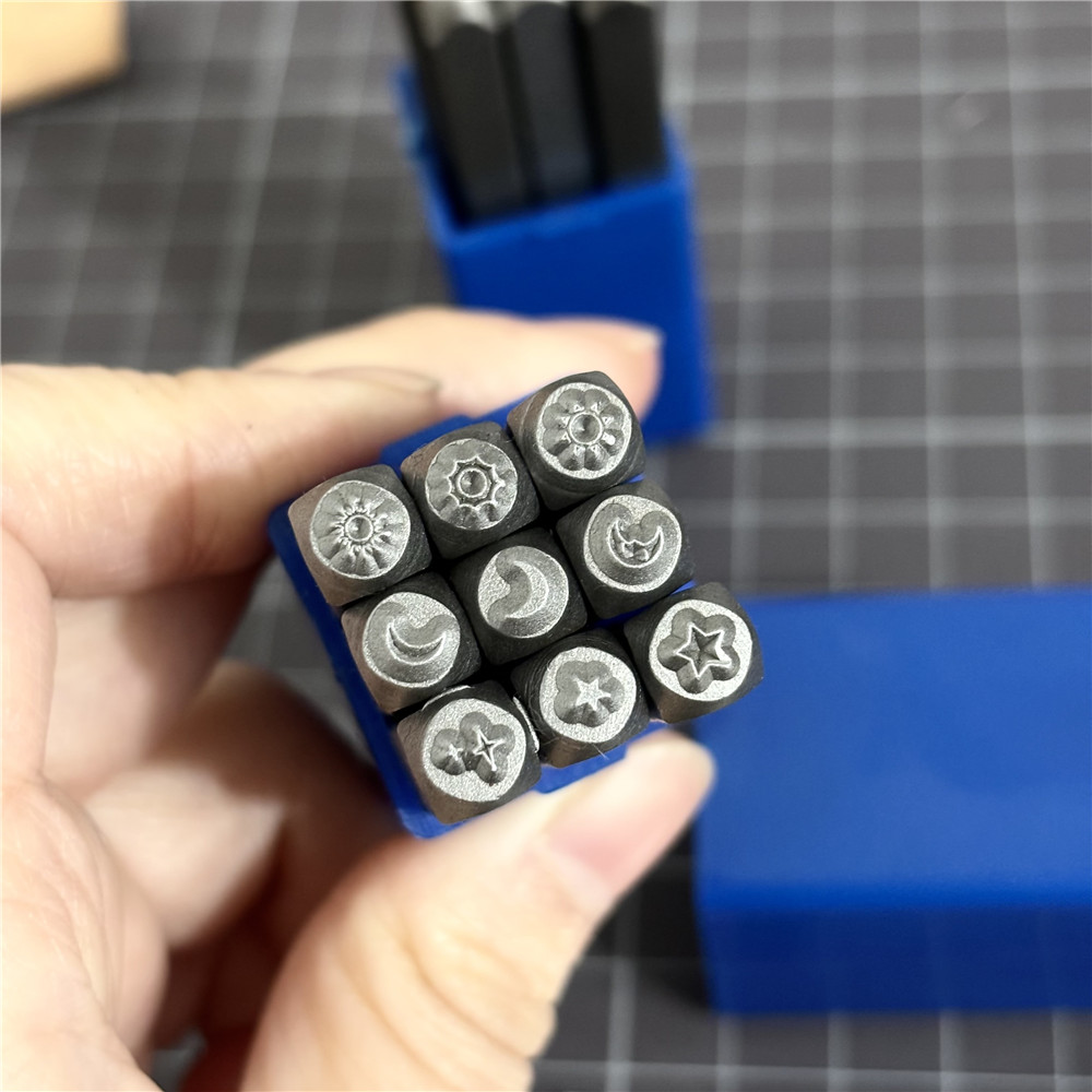แสตมป์โลหะแกะสลักลายดวงจันทร์ด - Leather Stamp Set บทวิจารณ์และราคา